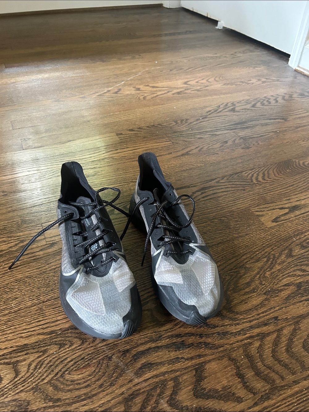 Men's Zoom Gravity Running Shoes - Picture 2 of 8